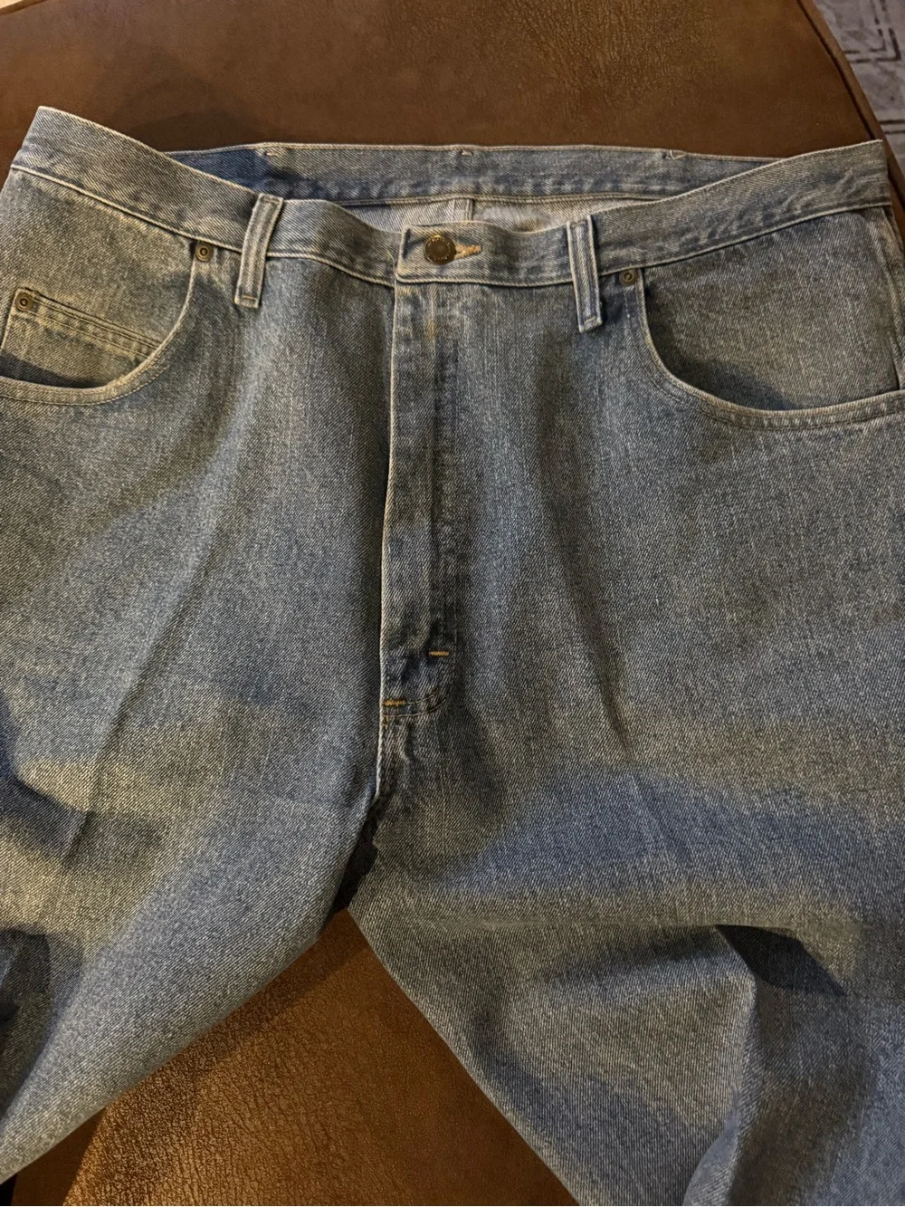 Men’s Wrangler Rugged Wear Classic Blue Straight Jeans Sz 40 x 34 Like New!